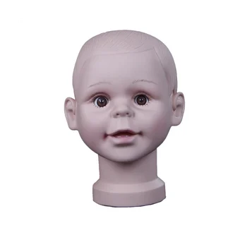 Детските текстурирани моделни глави се използват за обучение на перуки, а главите за кукли се използват за направата на перуки за грим на лицето